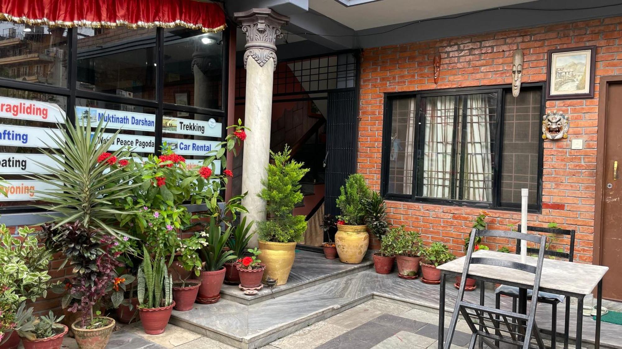 Hotel Hakoniwa Pokhara Exterior foto